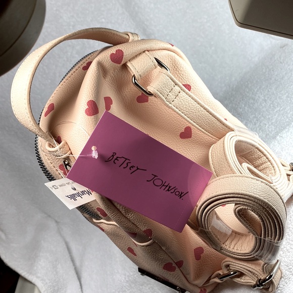 BETSEY Johnson Mini Dog Backpack Peach Hearts Rare Brand New Excellent Tags Seal - Picture 3 of 11